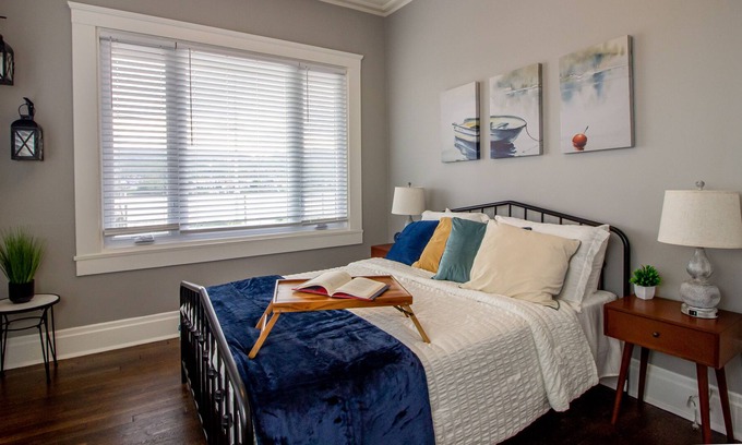 Wildwood Apartamento | Historic Riverfront 2 Bedroom 2 Bath - Rustic Charm!