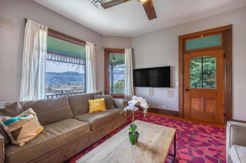 Hood River Casa | Historic Roe Parker 30 day minimum