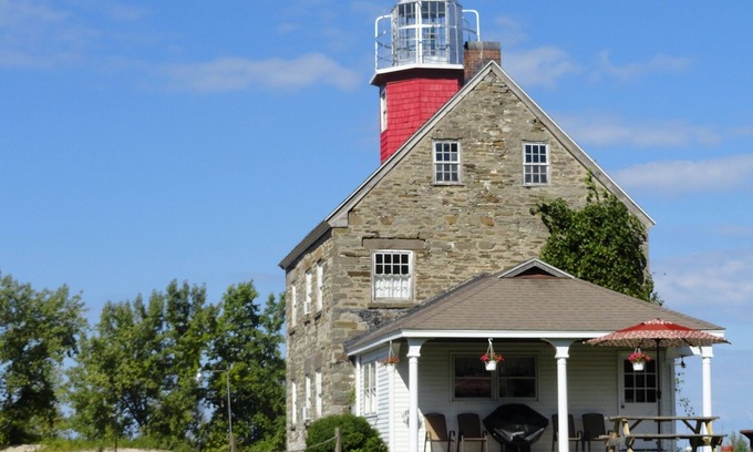 Port Ontario Casa | ¡Histórico faro del río Salmon de 1838 - Casas Abiertas mensuales ahora disponibles!
