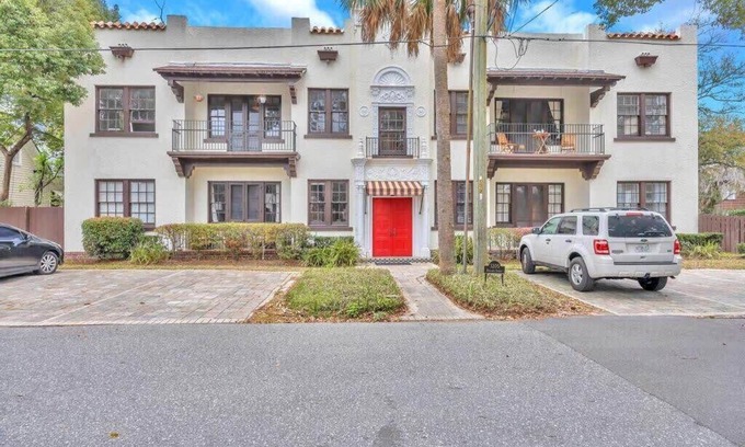 Riverside Apartamento | Historic SidexSide Apt-Blocks from Shoppes of Avon
