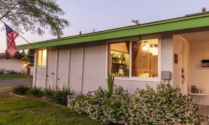 Camarillo Condominio | Historic Stay @ The Daily Studio