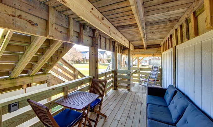 Avon Apartamento | Historic suite with a private hot tub!