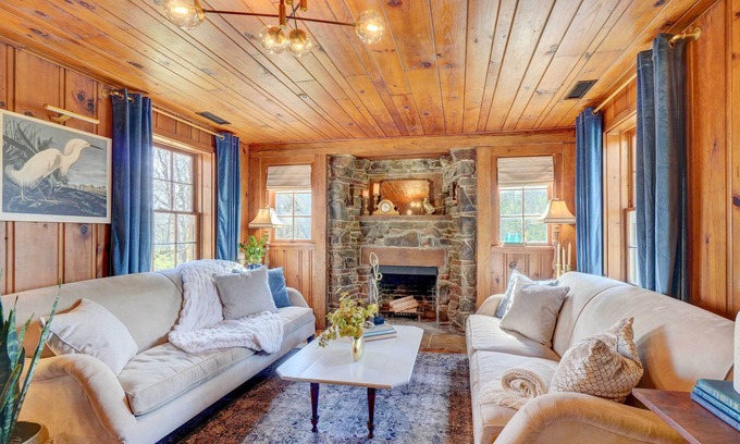 Crossville Cabina | Historic Tennessee Vacation Rental on Homestead