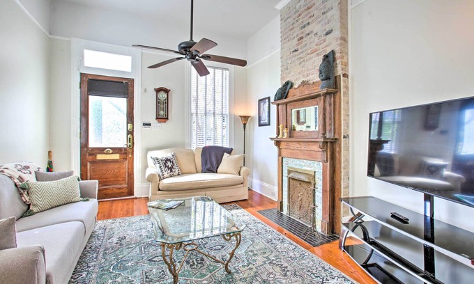Mid-City Casa | Historic Townhome - 2 Mi to French Quarter!