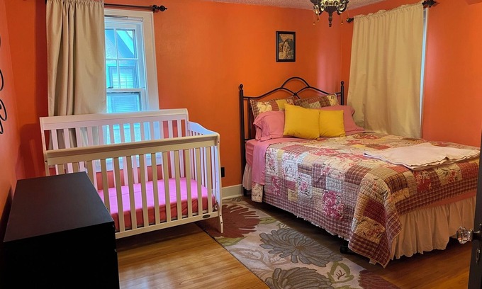 Sioux Falls Casa | Historic Twin Tudors Inn Southwest Room (KP1400SW)