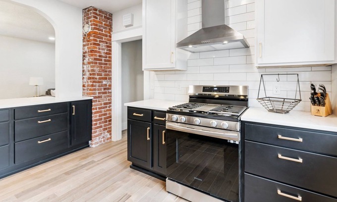 Hough Casa | Historic Uptown House - Located minutes from the waterfront