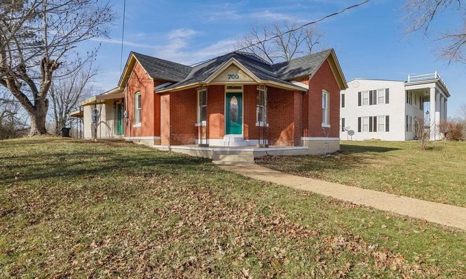 Fredericktown Casa | Historic Victorian close to amazing hiking - pet friendly!