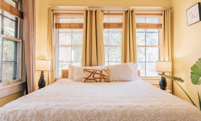 Austin Casa | Historic Victorian Home on UT | DT