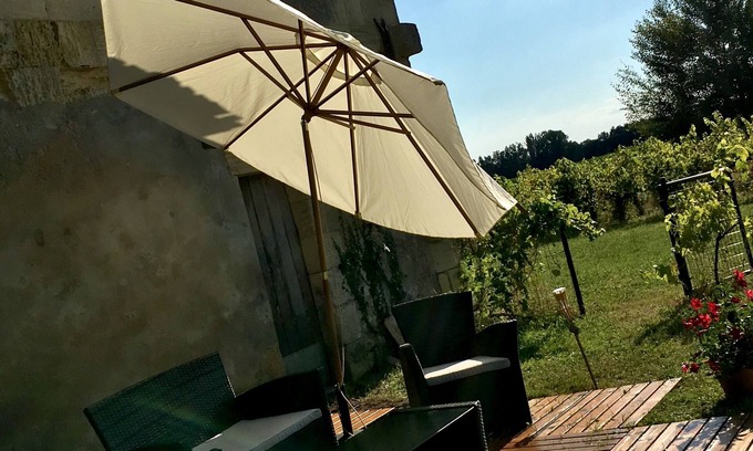 Robins Bay Villa | Villa histórica con vistas al viñedo en la zona de Saint Emilion