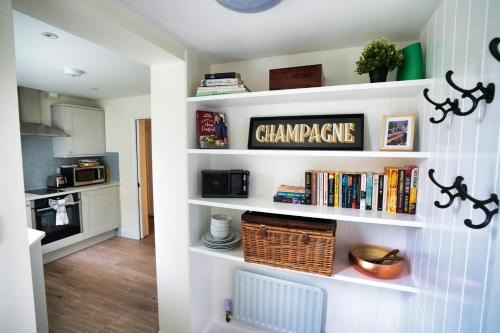 Tring Casa | Historic Wing in Tring: Cozy and Scenic