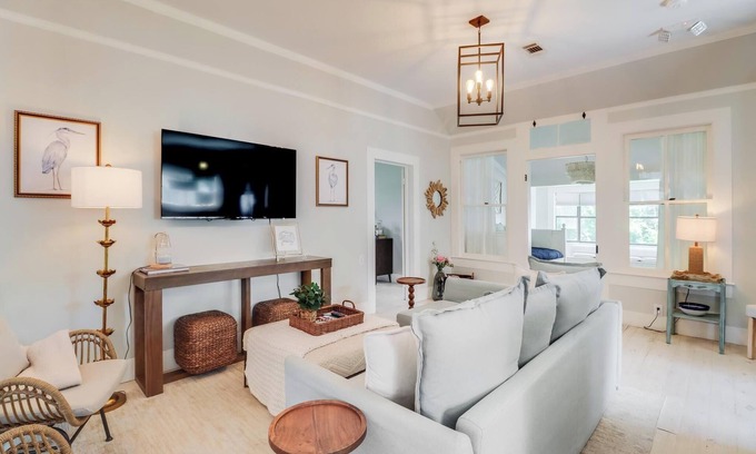 Biloxi Casa | Historical Beach Cottage in the core of downtown and a short walk to the beach