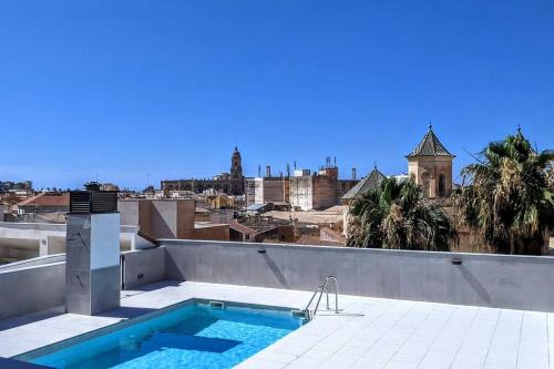 San Felipe Neri Apartamento | Historical center flat with pool, tennis & parking