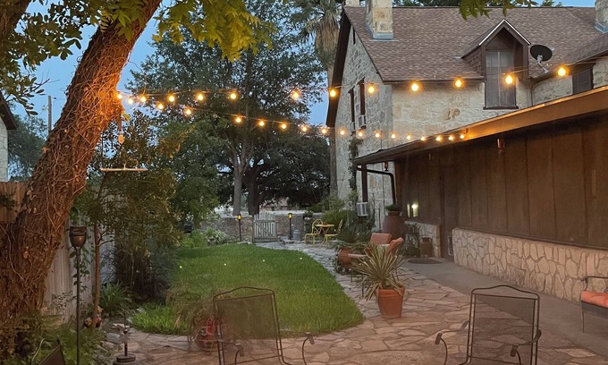 Brackettville Casa | Historical Home located on Fort Clark Springs-Brackettville, Texas- Pet Friendly