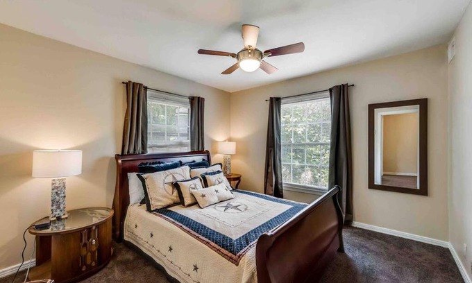 Lakewood Casa | HistoricTownhome+Close2White Rock Lake+3Queen Beds