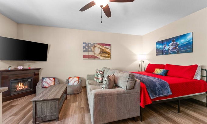 Branson Condominio | Hit a Home Run with Family Fun!Resort hot tub open