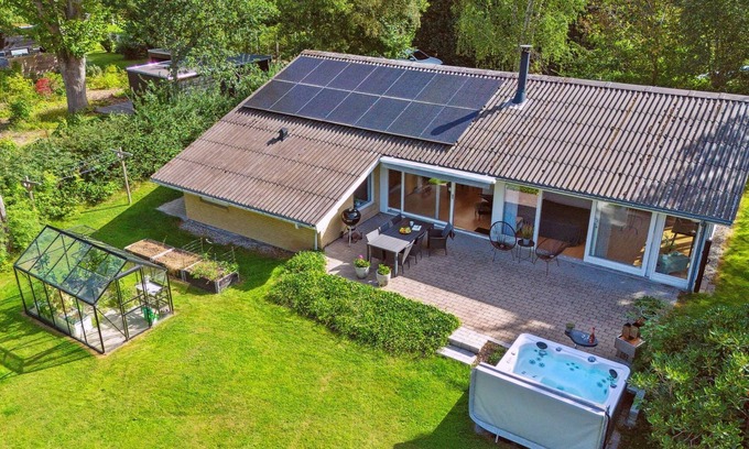 Hoensinge Casa | "Hjalmine" - 1.4km from the sea by Interhome