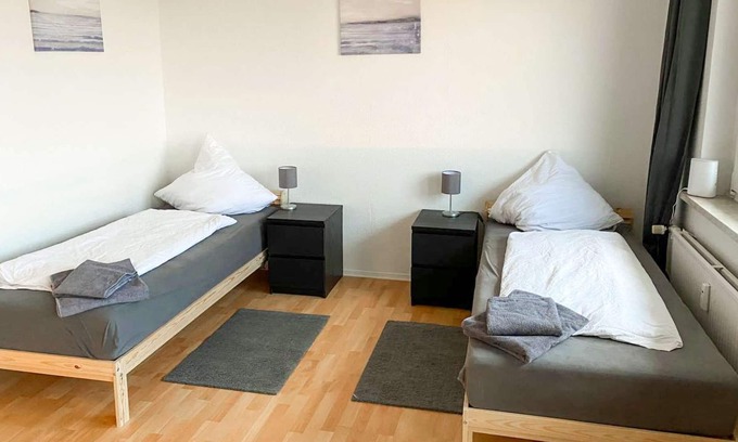 Stadtbezirk West Apartamento | HÖ01 large apartment with dryer and washing machine