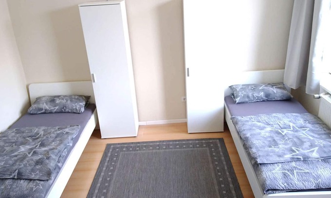 Leverkusen Apartamento | HÖ01 large apartment with dryer and washing machine