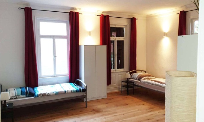 Metzingen Apartamento | HÖ01 large apartment with dryer and washing machine
