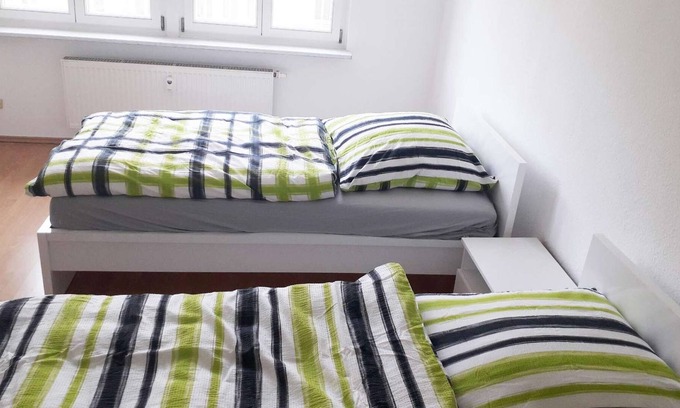 Jena-Zentrum Apartamento | HÖ01 large apartment with dryer and washing machine