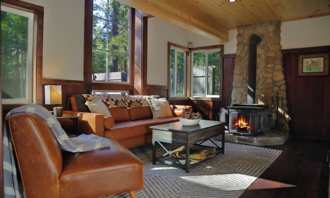 Idyllwild Casa | Hobbit House - Heart of Town - Beautiful Remodel