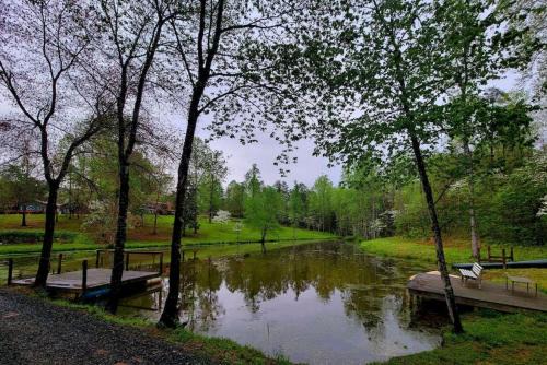 Stanardsville Casa | Hobbithouse at White Lotus Eco Spa Retreat