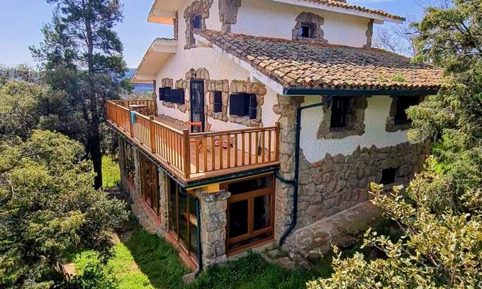 El Boalo Chalet De Esquí | Hobbitton, chalet de ensueño en la Sierra de Guadarrama.