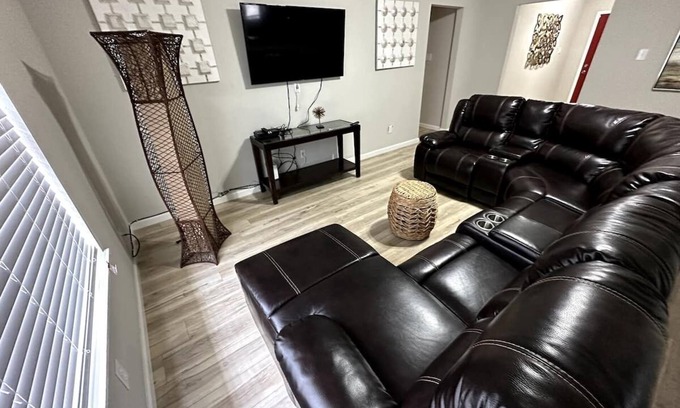 Houston Casa | Hobby Airport/Downtown/Nasa - 3 Beds, 2 Baths