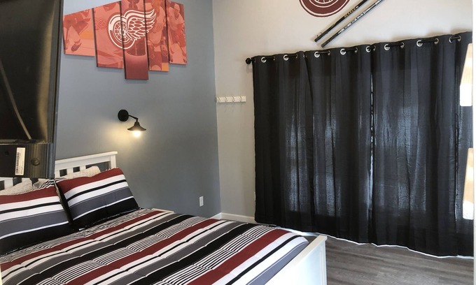 Beulah Apartamento | Hockey Room - Sleeps 7, Two TVs & Wooded Trails