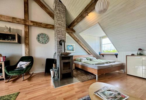 Monschau Apartamento | Hof Vierzehnender im Hohen Venn - 70qm Fachwerk-Studio - grosses Wohn-Schlafzimmer mit Dachterrasse und Kaminofen - separate Küche - perfekt für Paare - Monschau - Eifel - Hunde willkommen - Islandpferde
