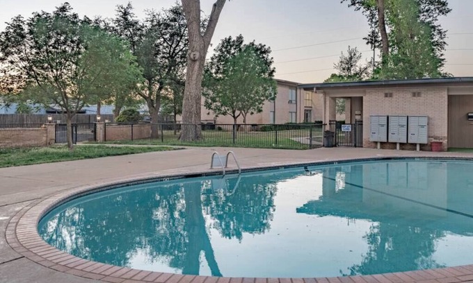 Lubbock Apartamento | Hoff Gardens 12 - 2BR 2BA - Downtown Lubbock