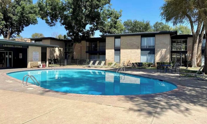 Lubbock Apartamento | Hoff Gardens 37 - 1BR/1BA - Downtown Lubbock