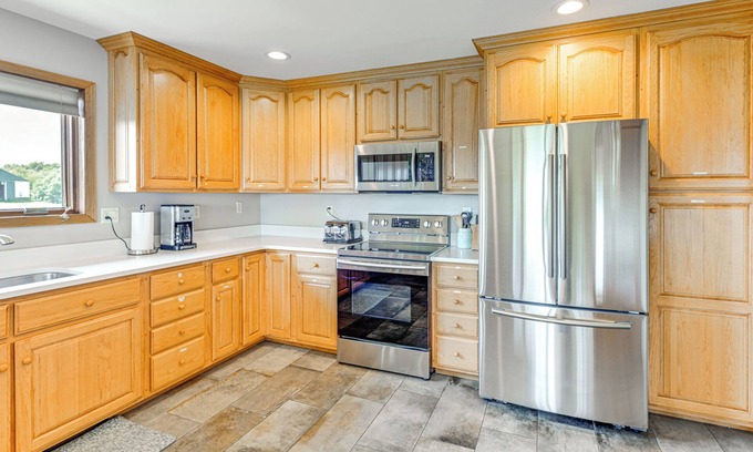 Elroy Casa | 'Hoheland Ranch' on 185 Acres w/Deck + Views!