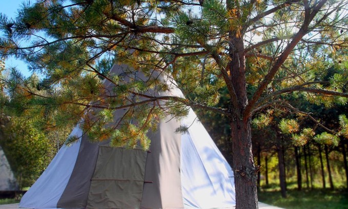 Mednoye Otro | Hoki Camp Глэмпинг у реки