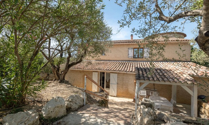 Saint-Sauveur-de-Cruzieres Casa | Holiday Home 'Gîte 2 - Les Oliviers' with Wi-Fi