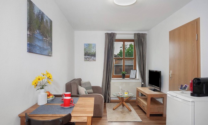 Leutkirch im Allgau Apartamento | Apartamento vacacional 'Eschach' con jardín comunitario, balcón y wifi