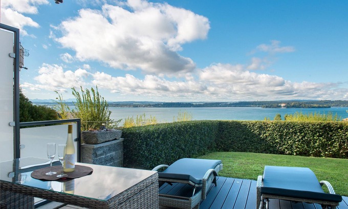 Unteruhldingen Apartamento | Apartamento vacacional 'Krautter' con vistas al lago, terraza privada y jardín comunitario