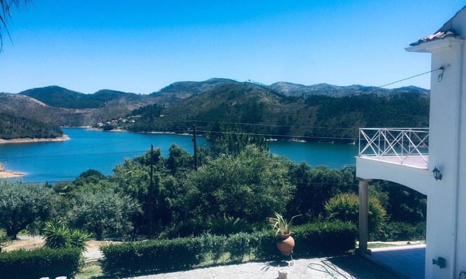 Ferreira do Zezere Casa | Casa de Vacaciones "Lakeside rest"