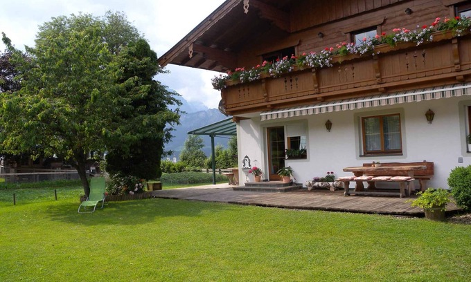 Sankt Johann in Tirol Apartamento | Apartamento vacacional en los bordes del poblado
