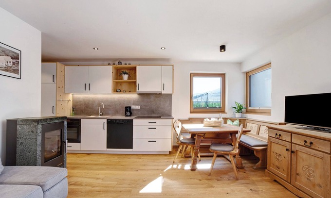 Castelbello-Ciardes Apartamento | Apartamento vacacional "Waalhof Ferienwohnung Golden" con vistas a la montaña, jardín comunitario y wifi