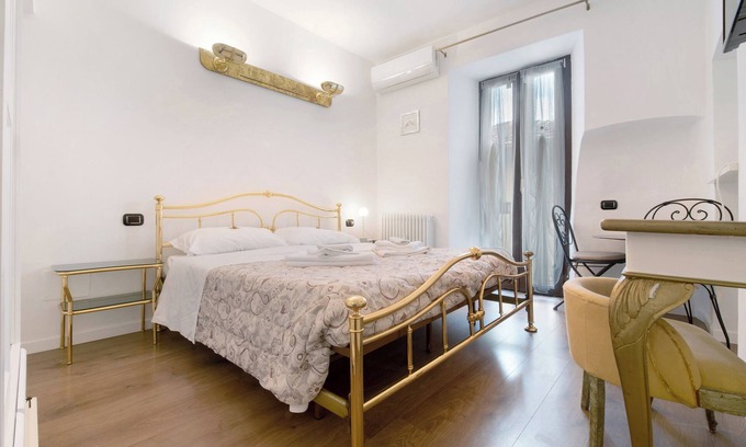 Mandello del Lario Apartamento | Apartamento vacacional "Lario Le Coccinelle Home" con vistas al lago de Como, balcón y Wi-Fi