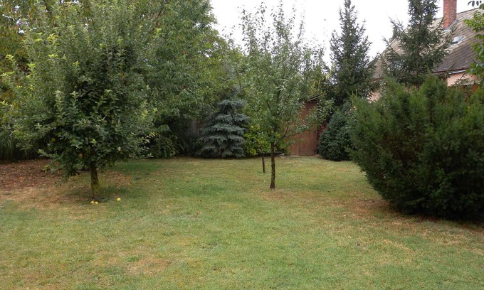 Balatonkeresztur Apartamento | Apartamento vacacional con balcón y tenis de mesa
