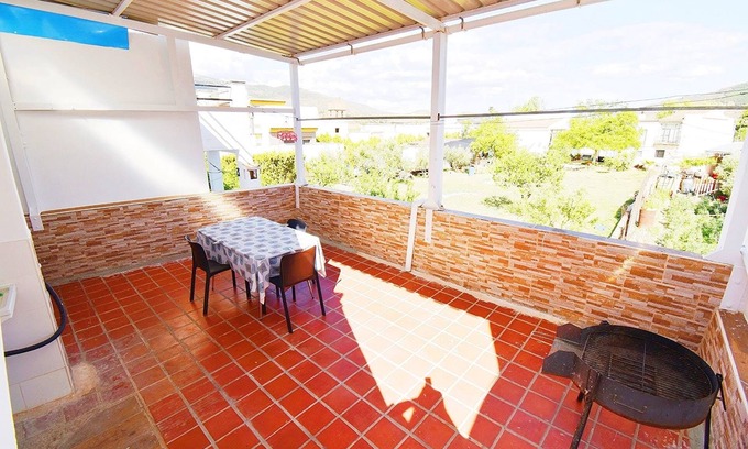Fondon Apartamento | Apartamento vacacional "La Casa De Manolo" con vistas a la montaña, terraza privada y Wi-Fi