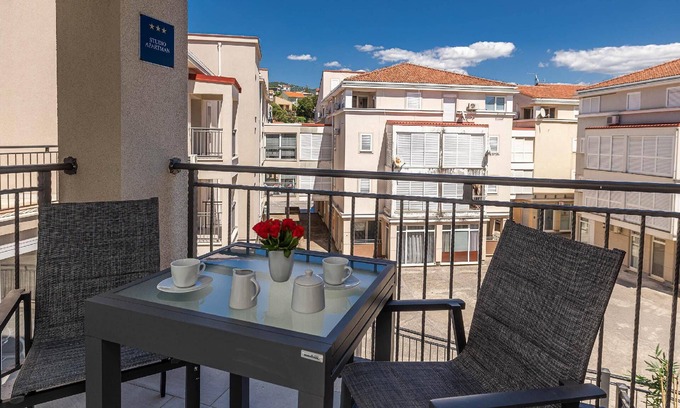 Novi Vinodolski Apartamento | Apartamento de vacaciones Novi Vinodolski para 1 - 2 personas - Apartamento en casa unifamiliar o pl