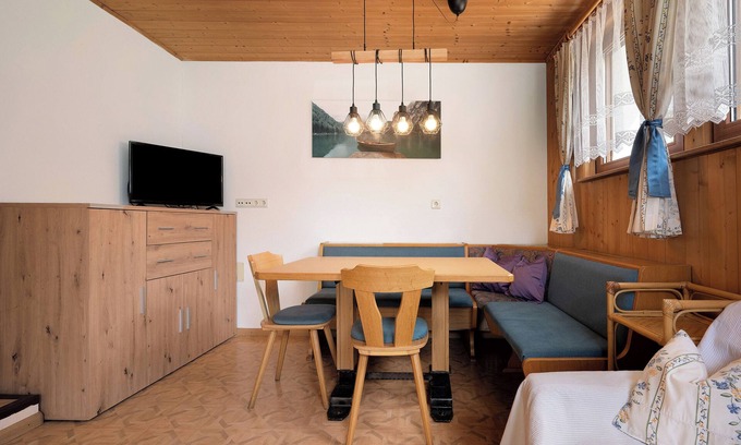 Riscone Apartamento | Apartamento vacacional "Haus Mader 3" con vistas a la montaña, terraza privada y Wi-Fi