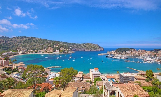 Puerto de Soller Apartamento | Apartamento vacacional Marbat Plus con vistas al mar, piscina, Wi-Fi, y terraza