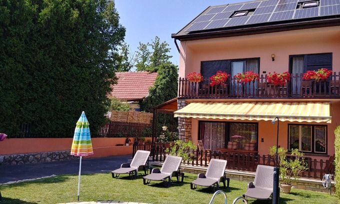 Balatonfoldvar Apartamento | Apartamento de vacaciones Balatonföldvár para 1 - 9 personas con 4 dormitorios - Apartamento en casa