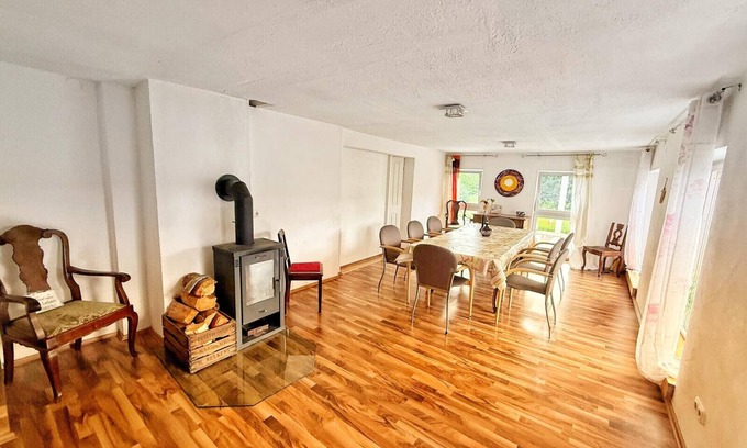 Burghaslach Apartamento | Apartamento vacacional '6 & 7' con terraza abierta y wifi