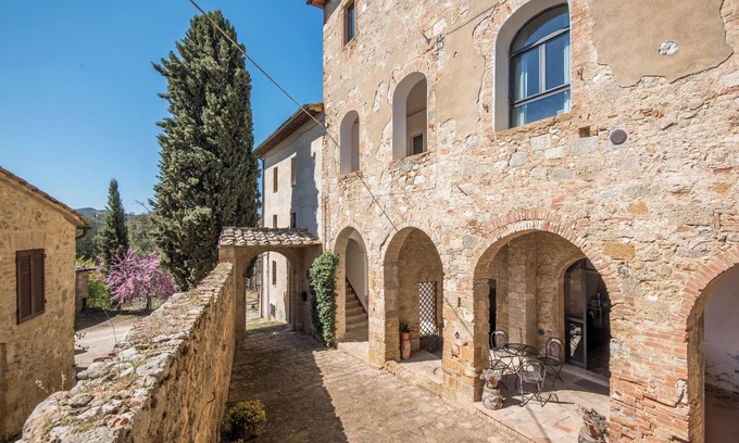 Montegabbro Apartamento | Apartamento vacacional "Arianna" con terraza y Wi-Fi
