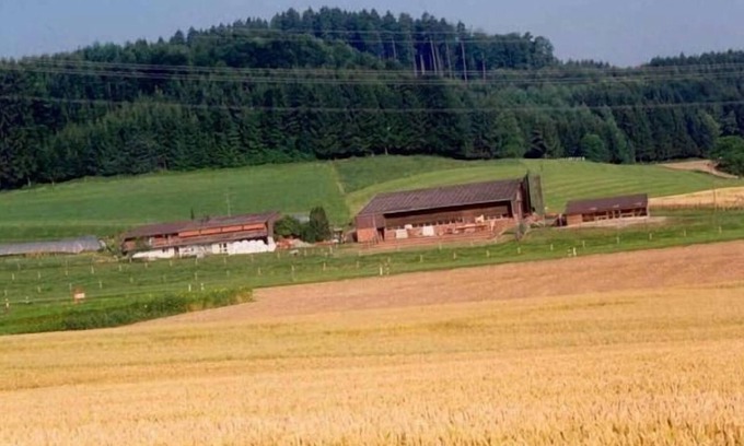 Dietikon District Apartamento | Apartamento de vacaciones Aesch ZH para 1 - 11 personas con 4 dormitorios - Apartamento